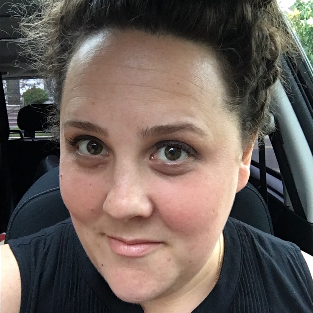 Meet your Posher, Lauren