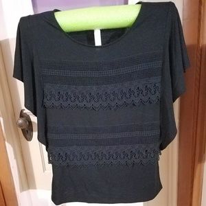 💥Price Reduced!💥 Sweet Cap Wing Sleeve Top - L