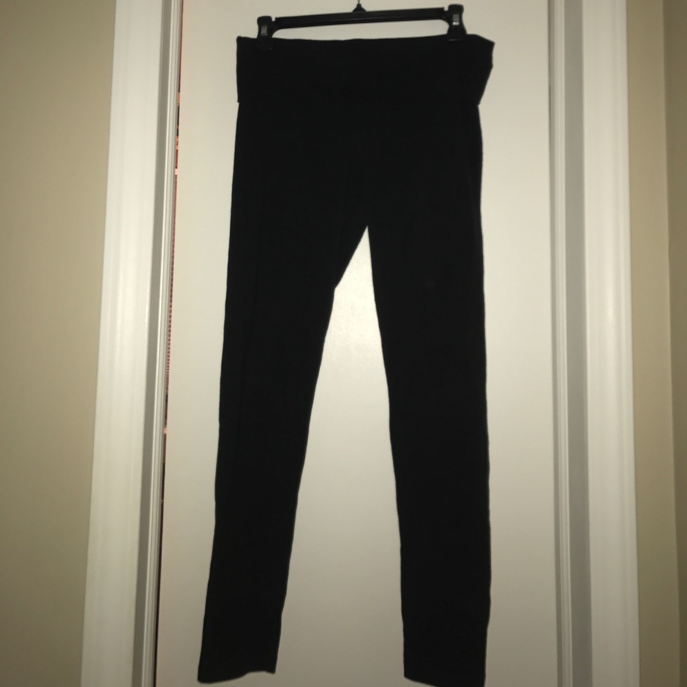 PRICE REDUCED VS PINK YOGA PANTS
