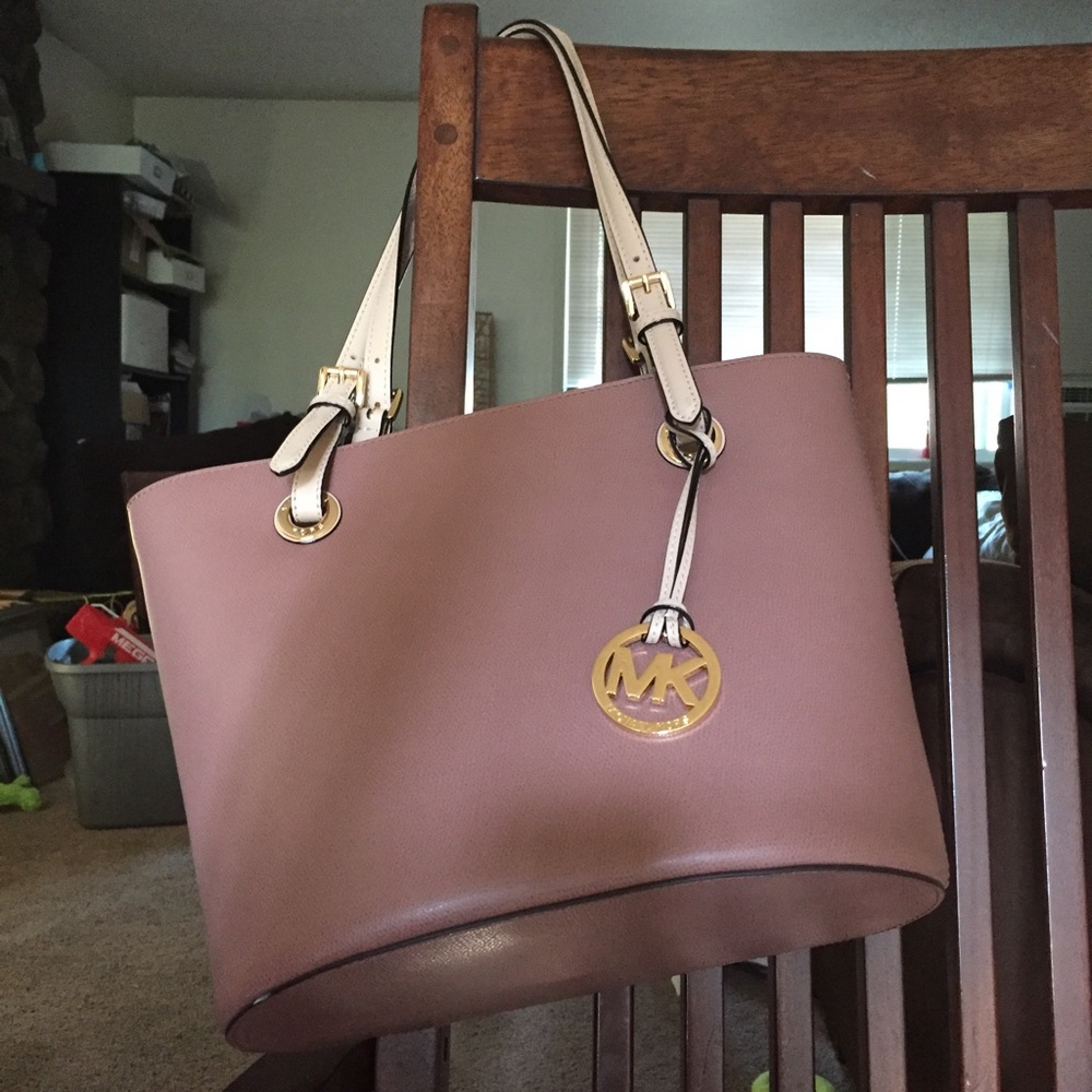 Weekend sale✨ Michael Kors tote
