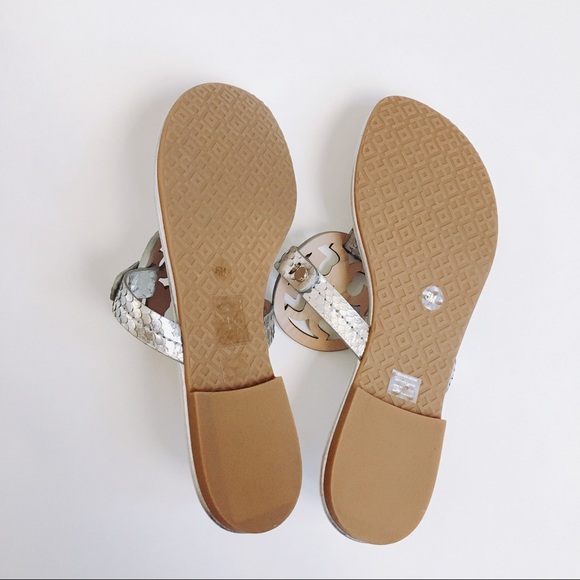 SEE NEW LISTING IN MY CLOSET - Picture 4 of 6