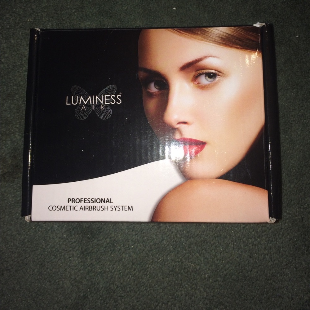 Airbrush makeup cosmetic system