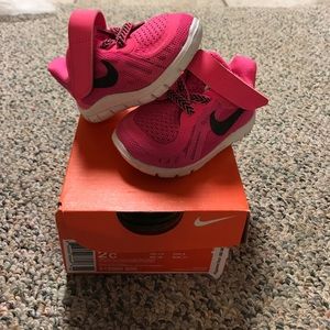 Girls Nike sneakers (toddler) 2c