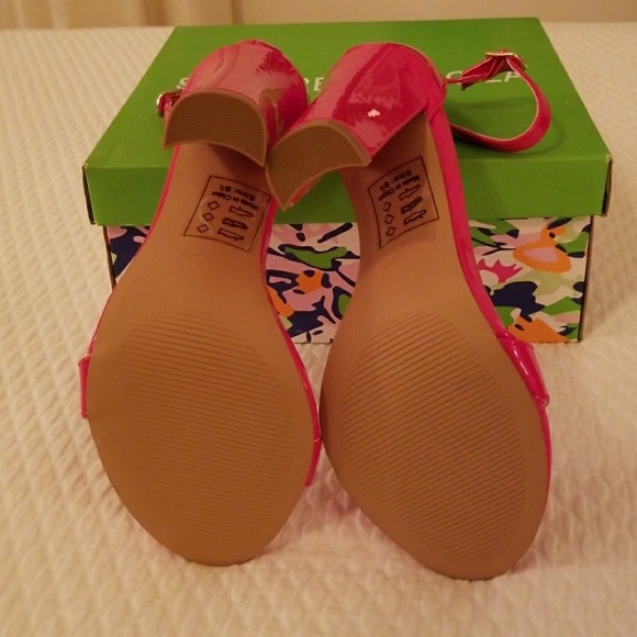 HEELS/SHOES - Picture 2 of 6