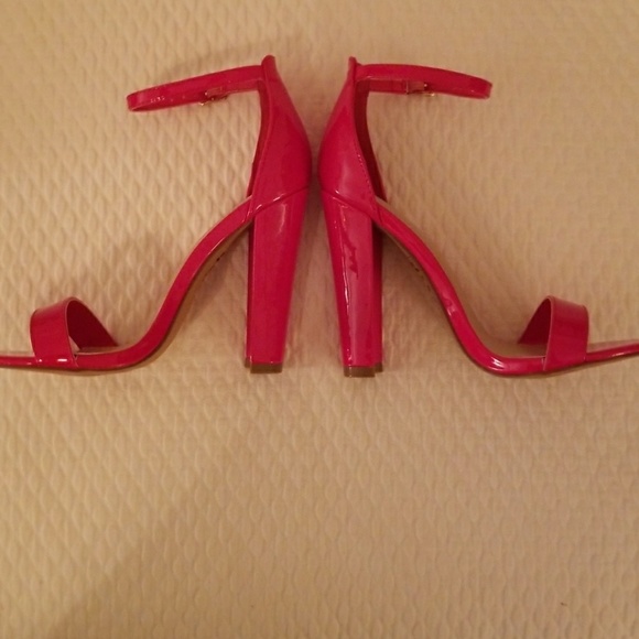 HEELS/SHOES - Picture 5 of 6