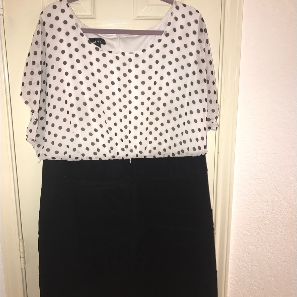 Alyx knee length dress. Size 18.