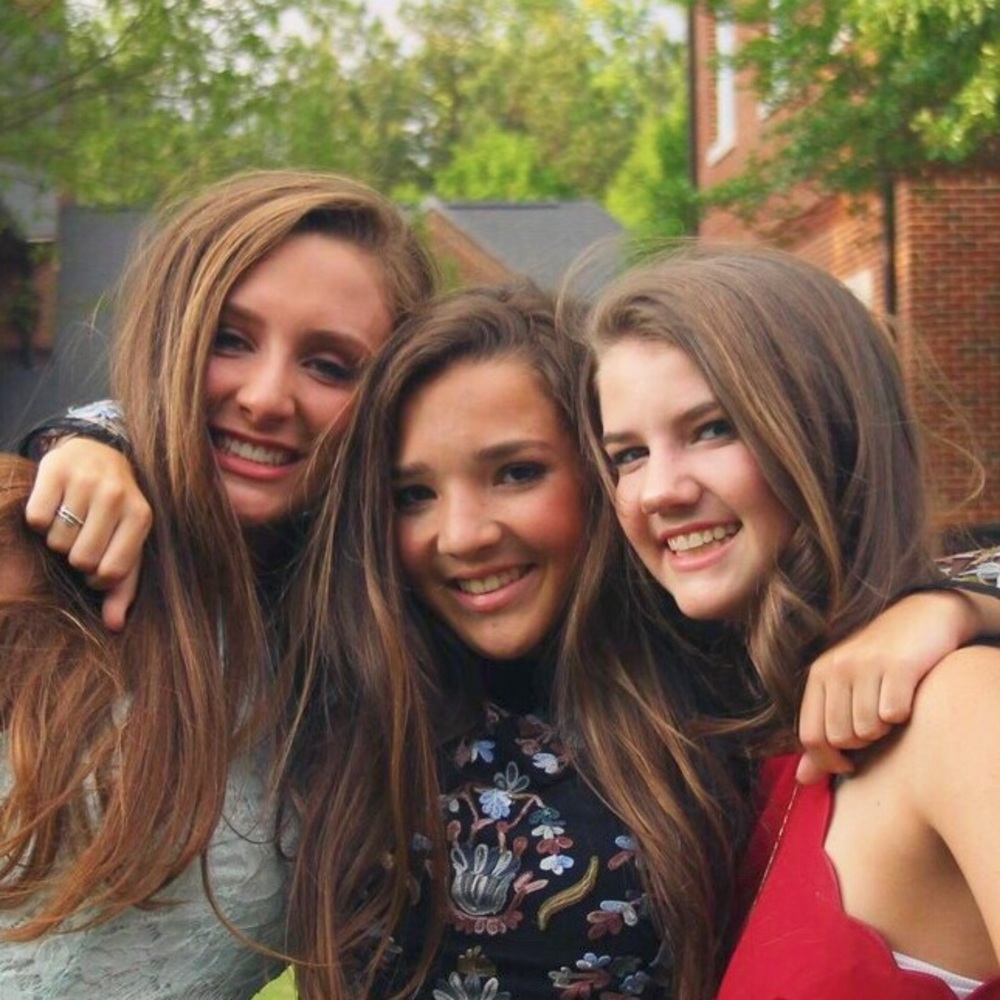 Meet your Posher, Lauren