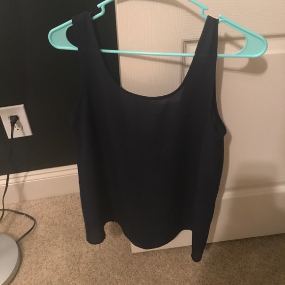 Cute bow back everly top! - Picture 2 of 2