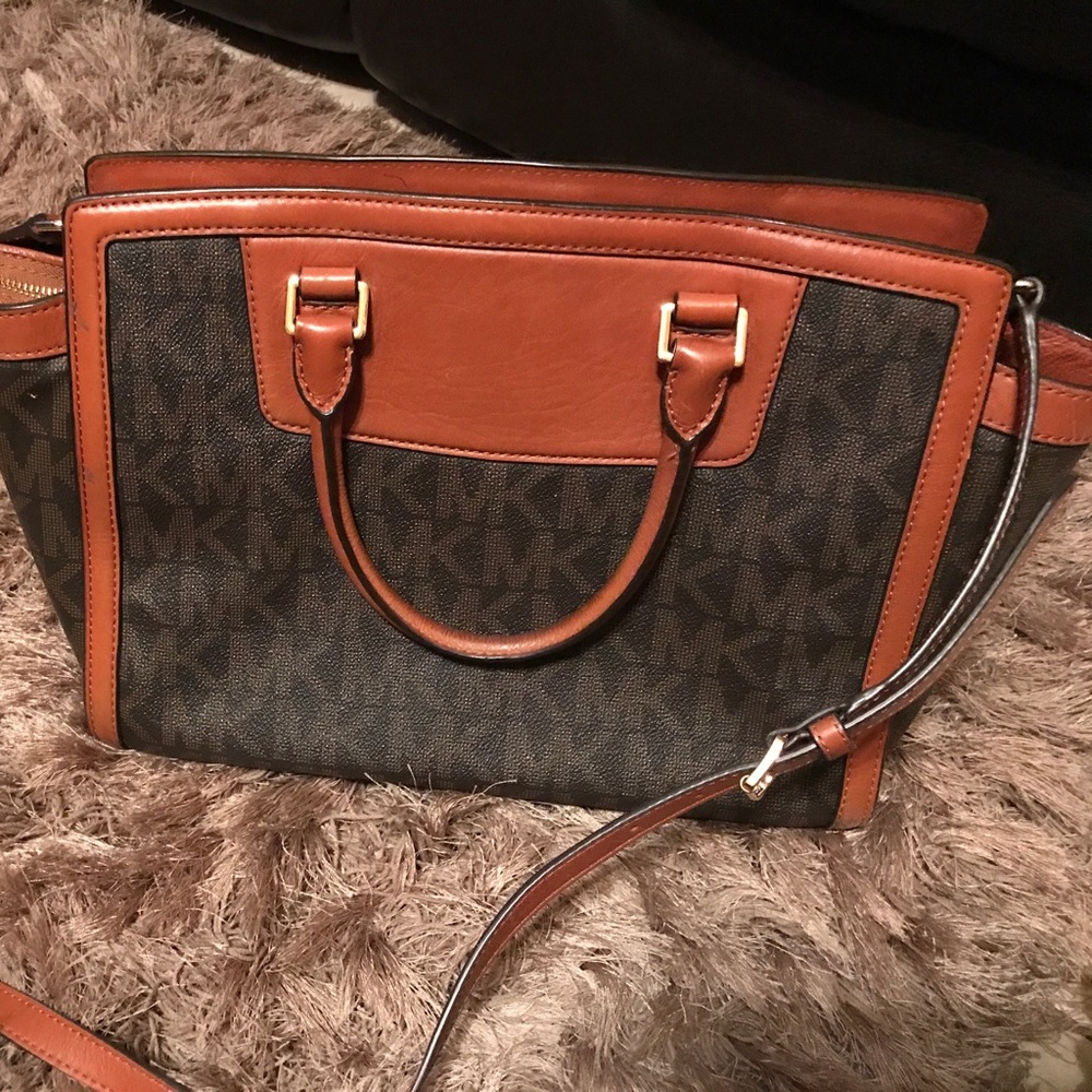 Authentic Michael Kors Selma leather handbag
