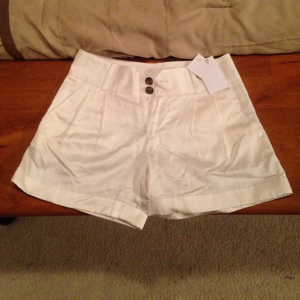 NWT Club Monaco Tanya Short