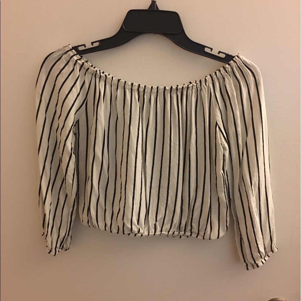 Brandy Melville off the shoulder top
