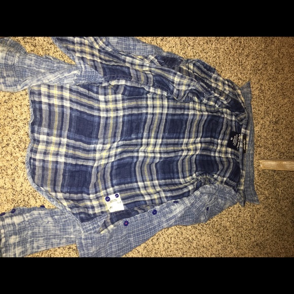 Cute denim shirt/flannel. - Picture 2 of 3
