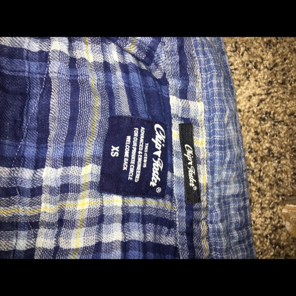 Cute denim shirt/flannel. - Picture 3 of 3