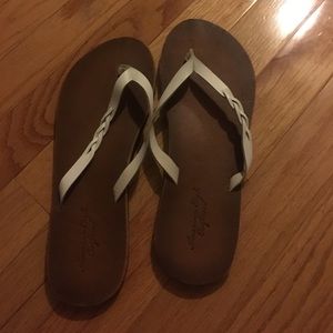 Anerican eagle flip flops