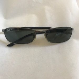 Black ray ban sun glasses