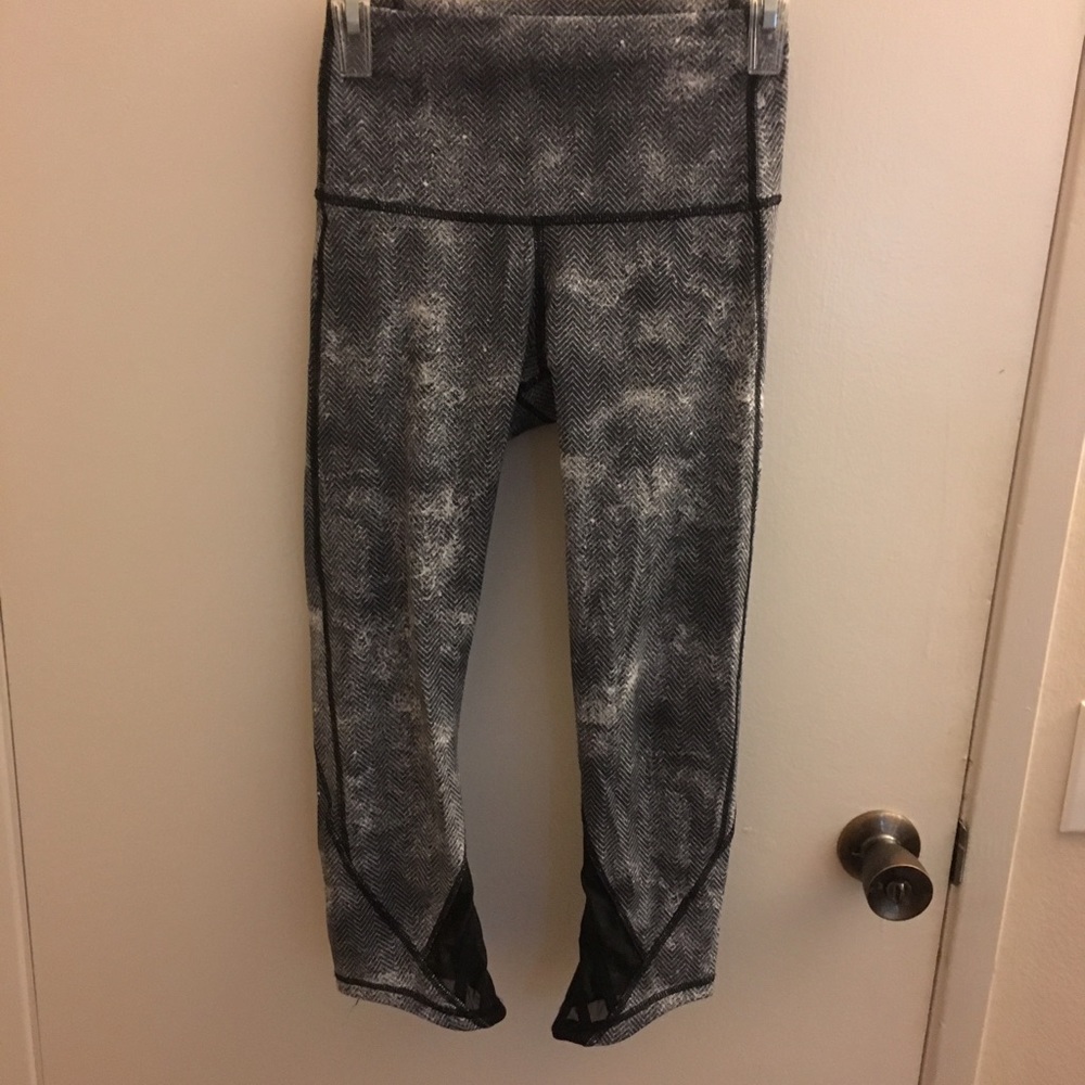 Lululemon crops