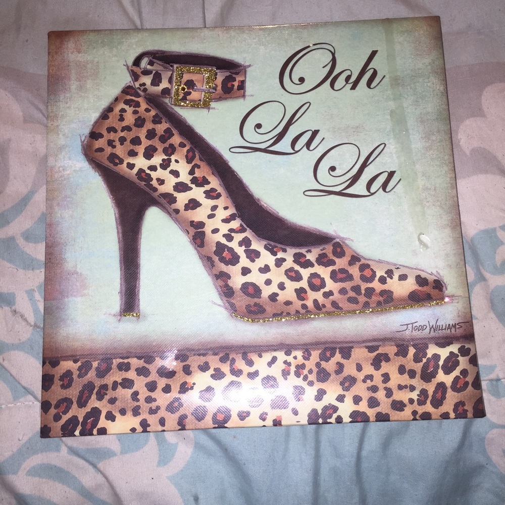 Fashion Savy Wall Decor