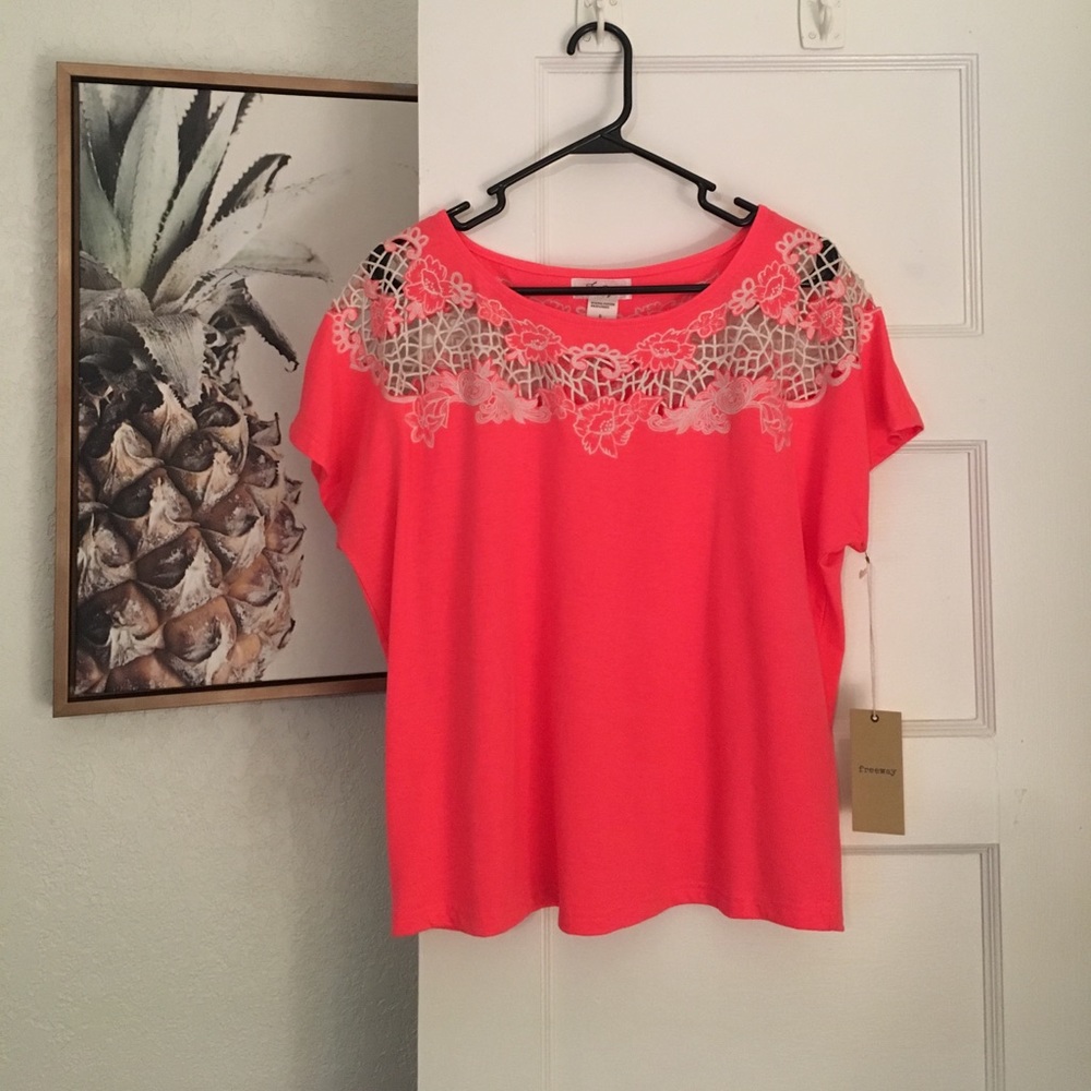Ladies Freeway Top
