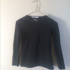 Basic black long-sleeved shirt.