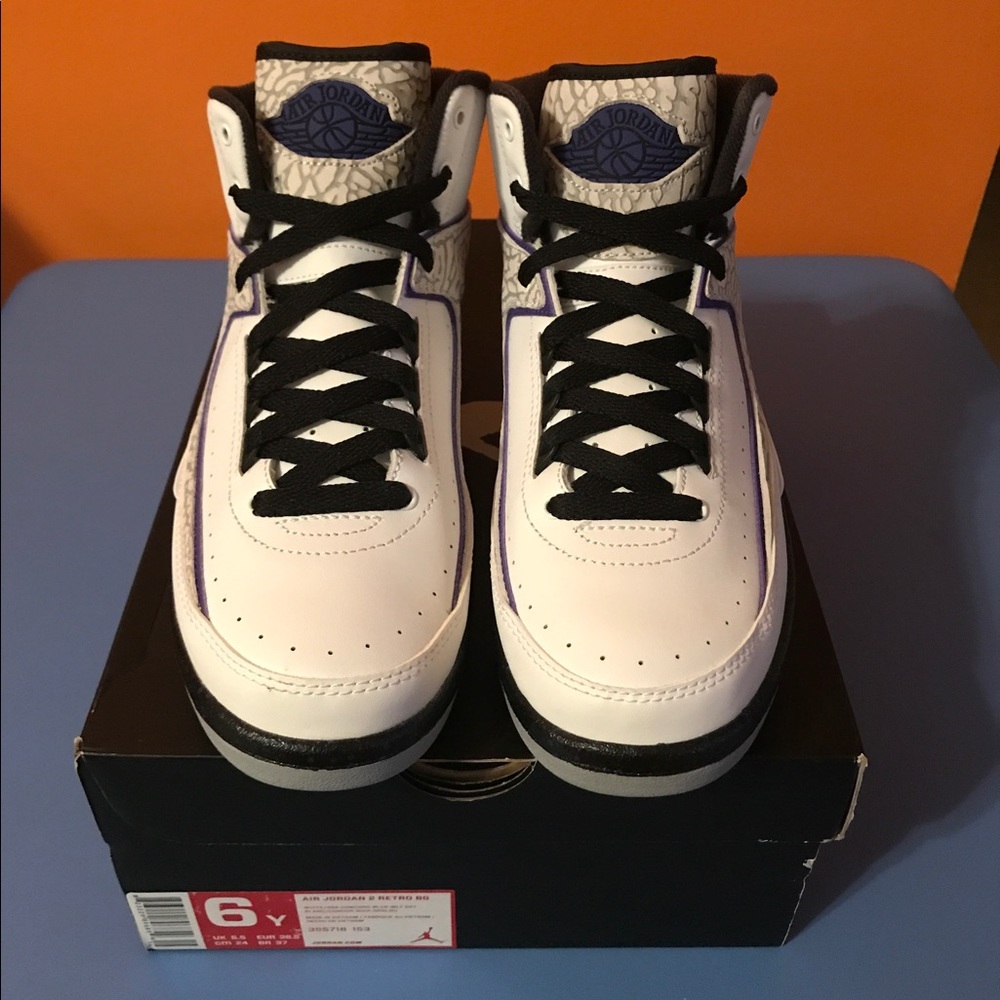 Air Jordan 2 Concord