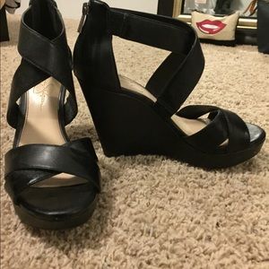 Black Wedges