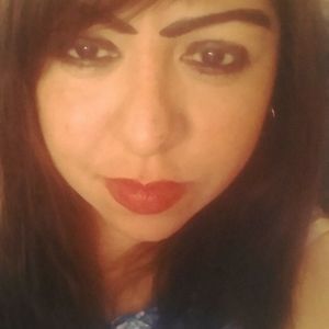 Meet your Posher, Roxanne