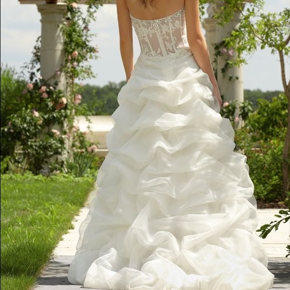 Mori Lee NO size alteration!‼️Wedding Gown - Picture 2 of 5