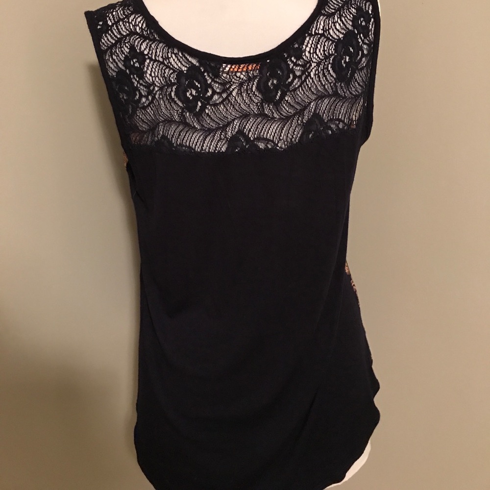 Top - Picture 2 of 2