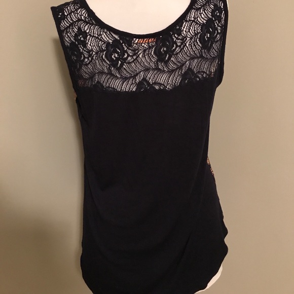 Top - Picture 2 of 2