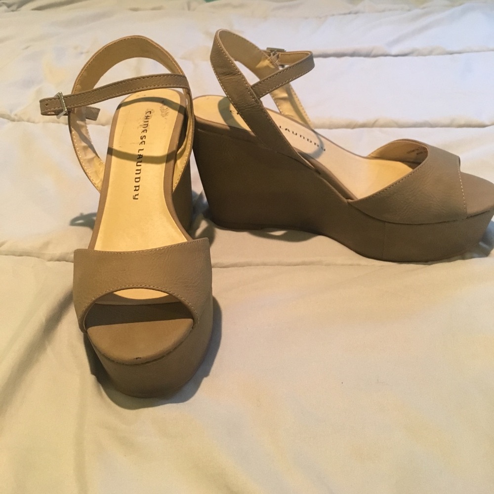 Chinese Laundry wedges