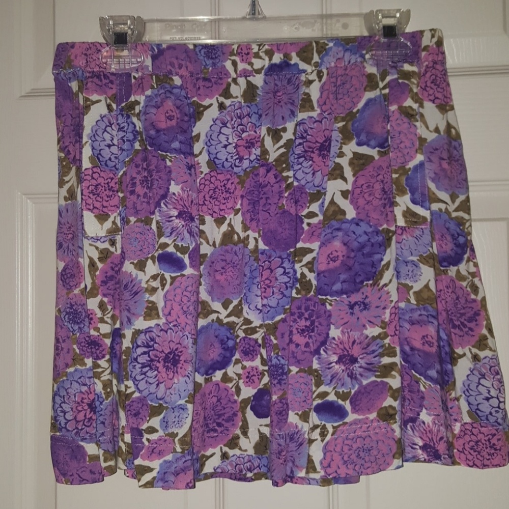 Wet Seal Pleated skirt