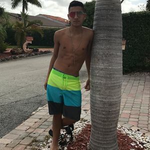 Meet your Posher, Efrain