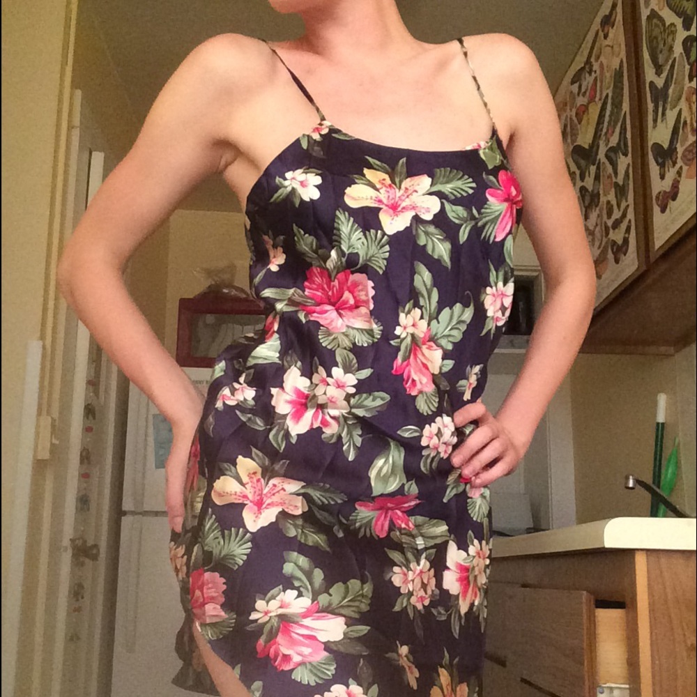 100%Silk Valerie Stevens floral slip dress.