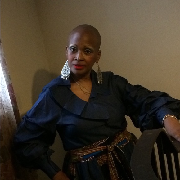 Meet your Posher, Nicole - Picture 1 of 1