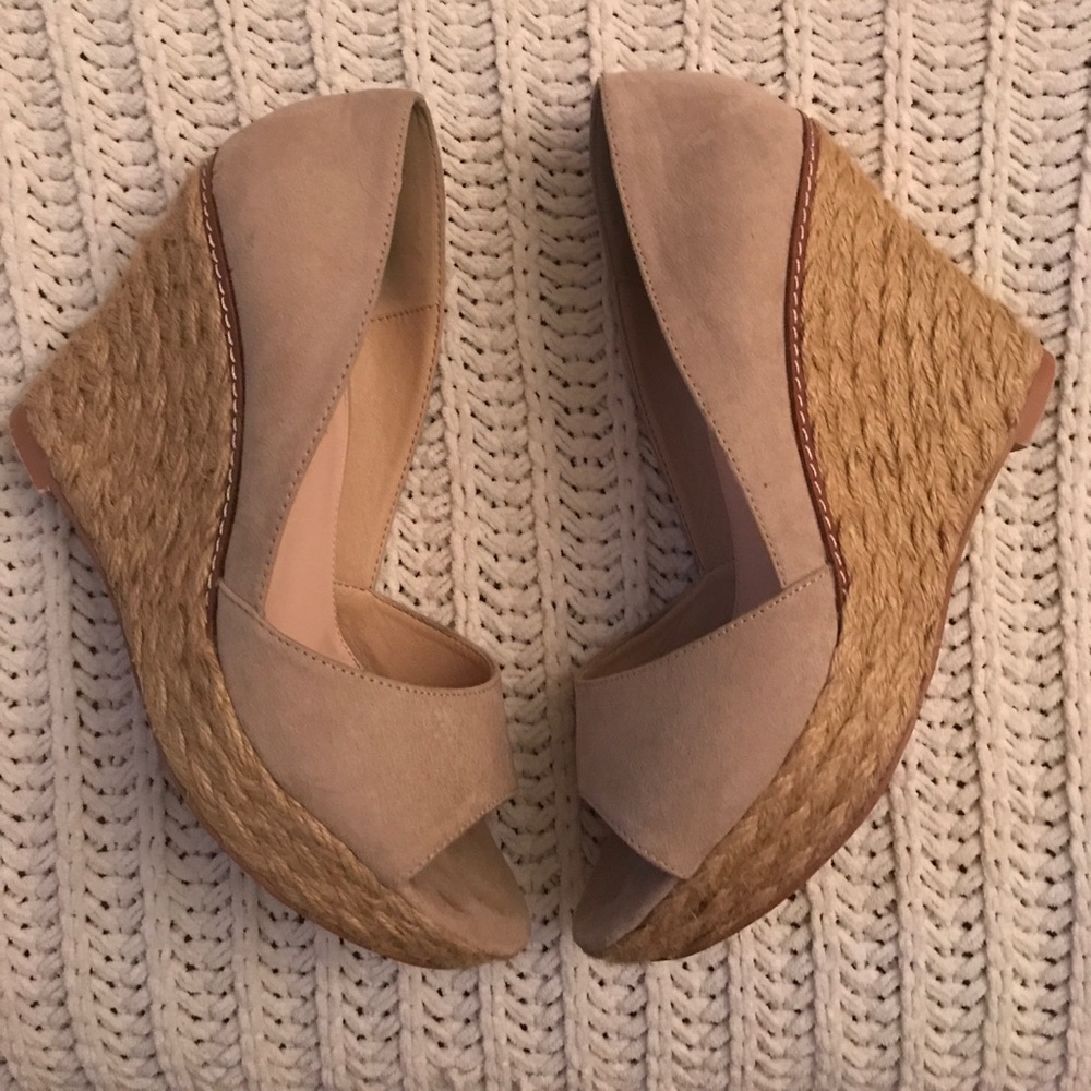 Shoedazzle Nude Wedges