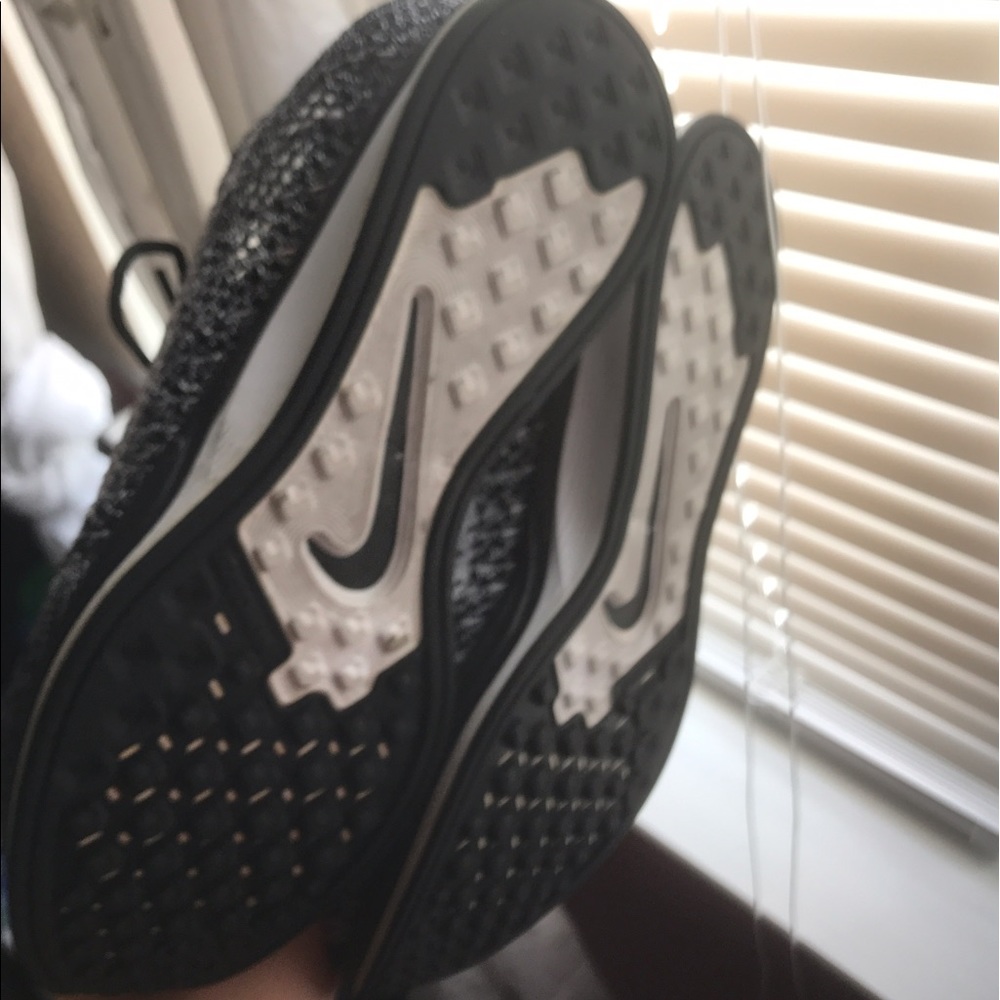 Nike - Picture 2 of 4