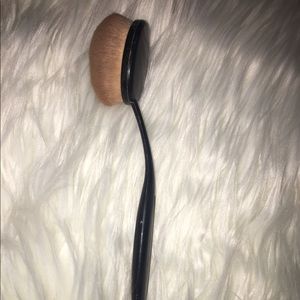Makeup brush accepting trades