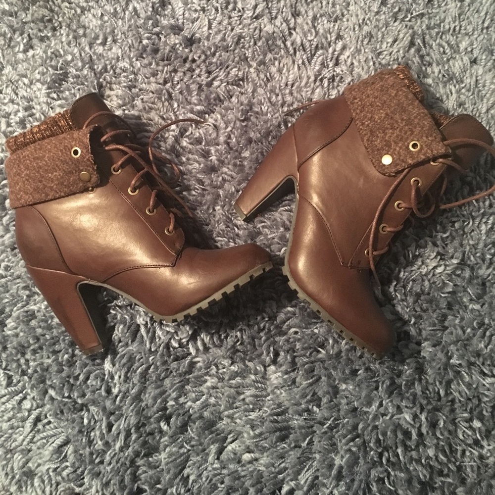 Trendy heeled boots