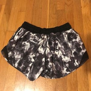 Lululemon shorts size 8