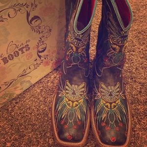 Only wore maybe twice. Basically brand new!!