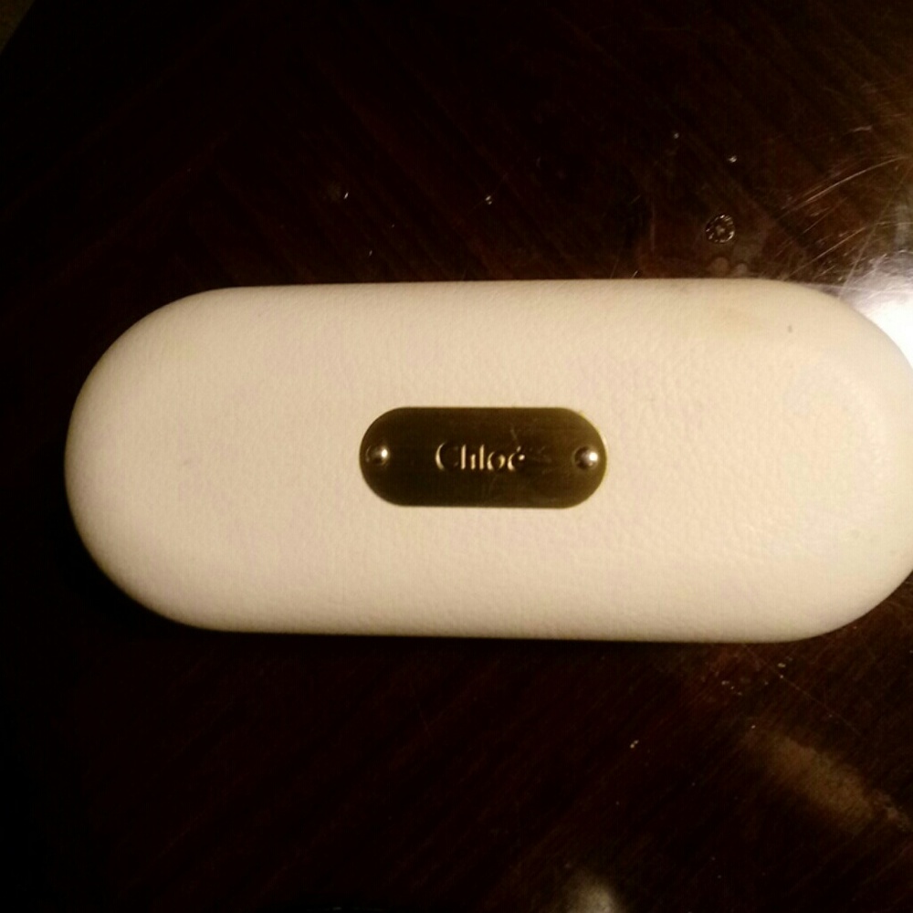 Chloe sunglass/sunglass case