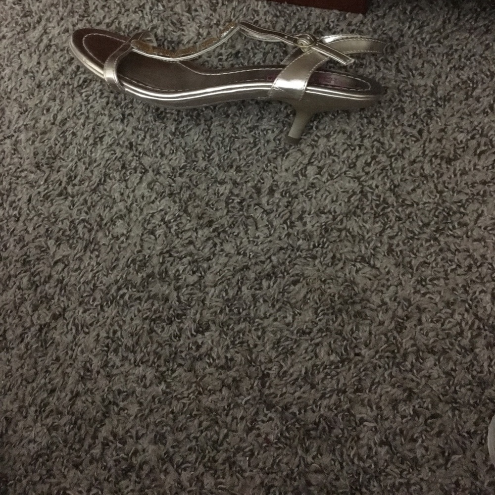 Heels - Picture 2 of 2