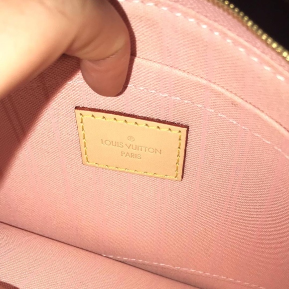 Authentic Louis Vuitton Neverfull GM pochette - Picture 3 of 3