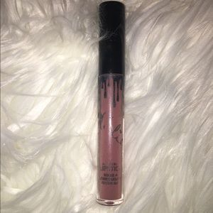 Kylie lip gloss in the shade koko k(trades)