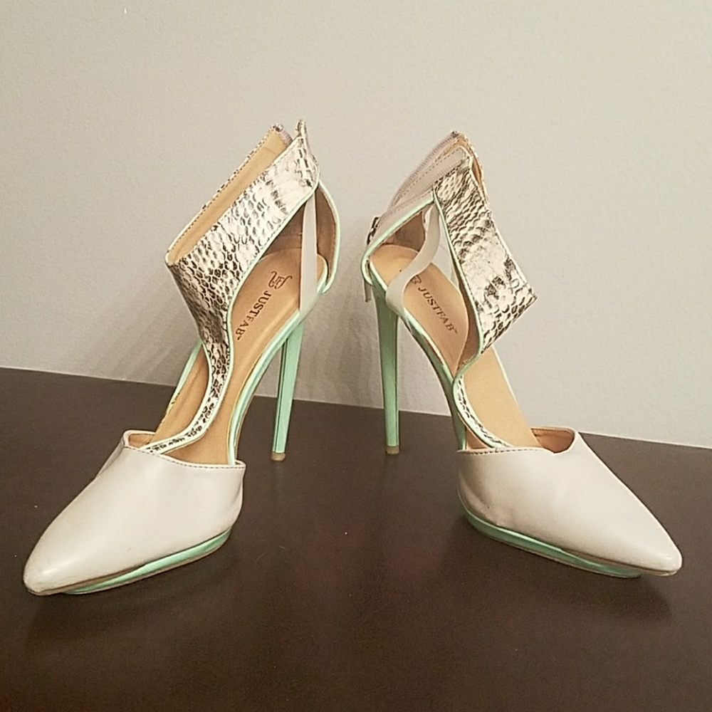 SNAKESKIN HEELS
