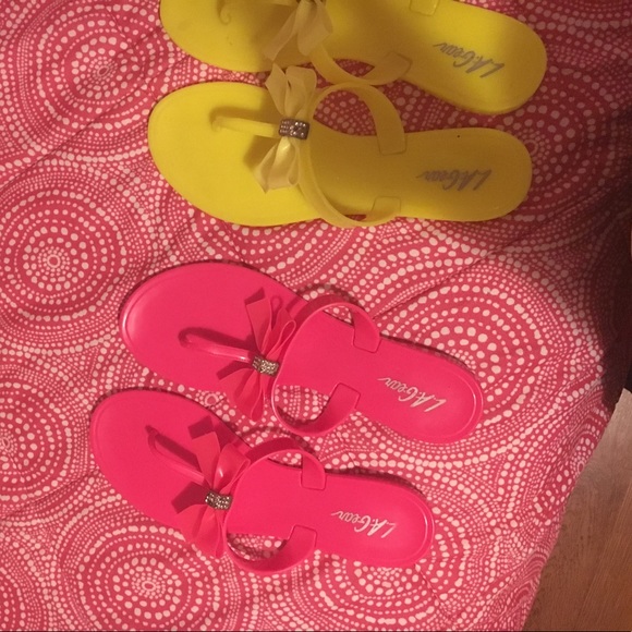 Cute summer flats!! - Picture 1 of 4