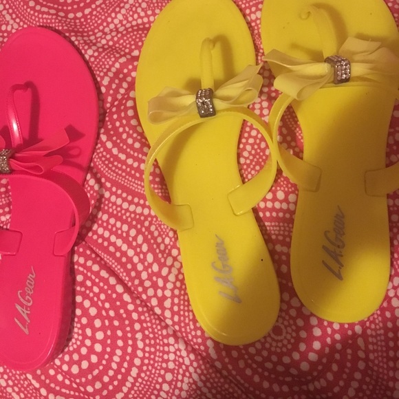 Cute summer flats!! - Picture 3 of 4