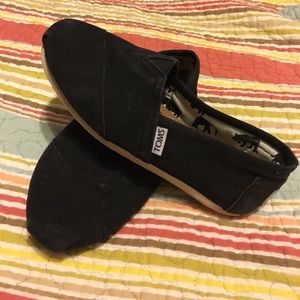 Toms Shoes