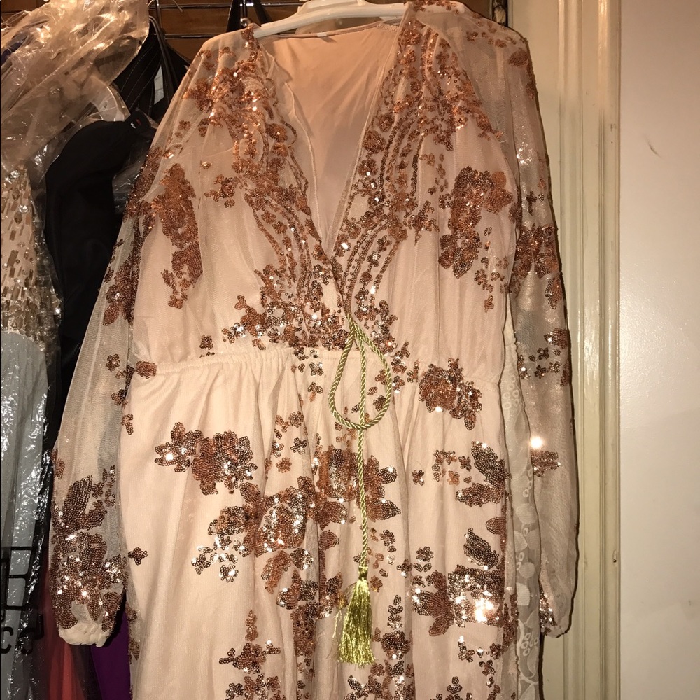 ROSE GOLD PINK M ROMPER LONG SLEEVE LOW CUT NECK