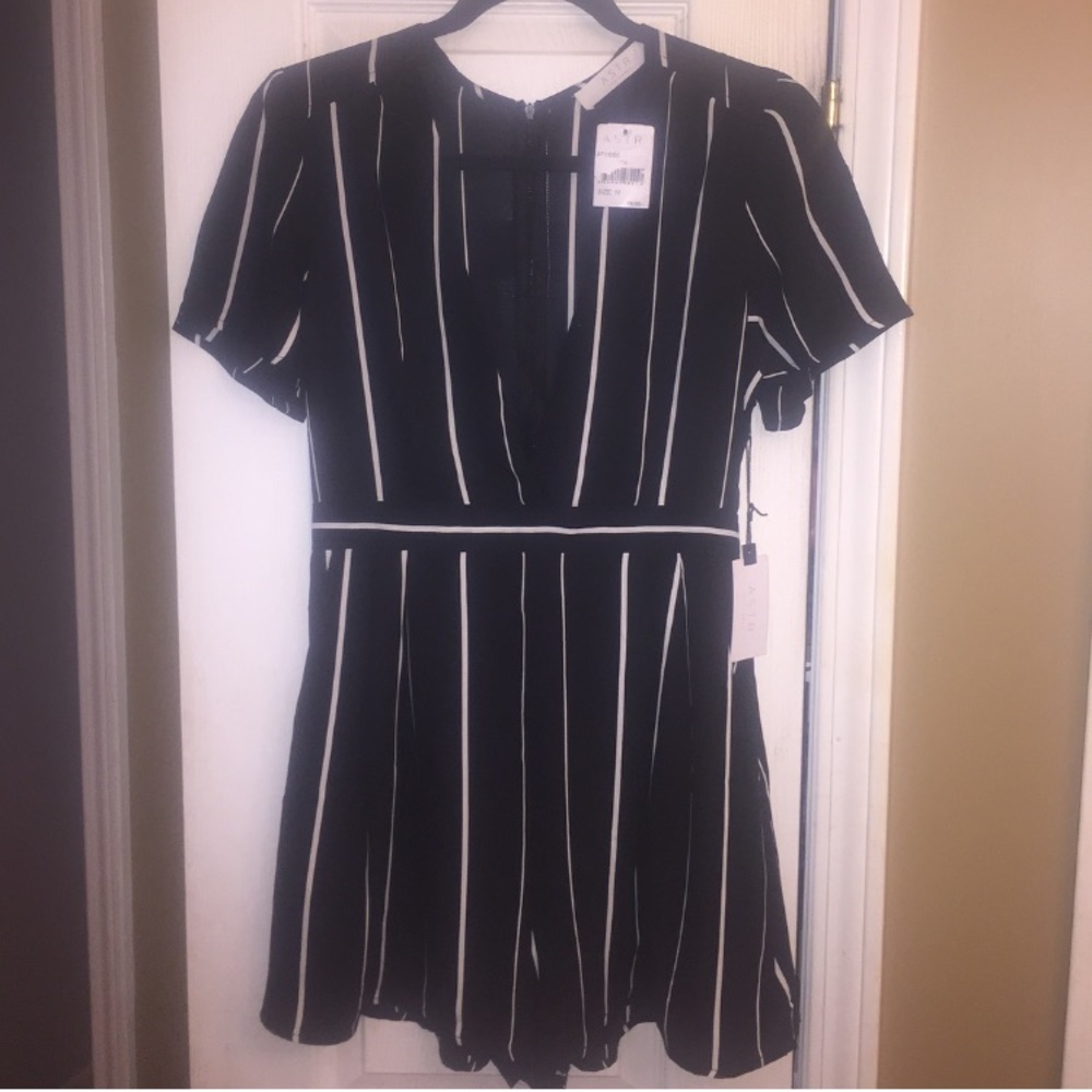 ASTR Deep-v black striped romper Medium